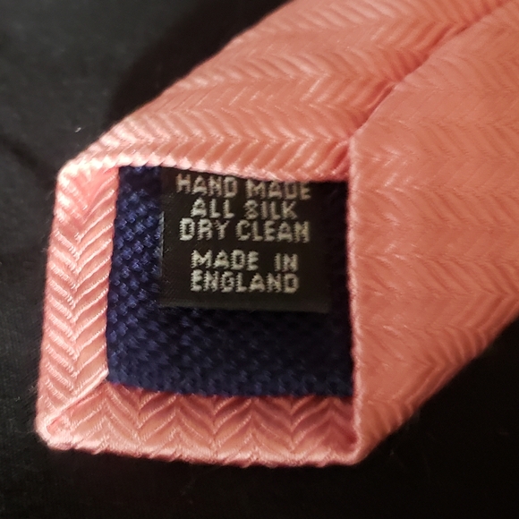 Pink Thomas Pink Made in England 100% Silk Necktie - Pink 3 3/4" x 59"I'm - Picture 5 of 6